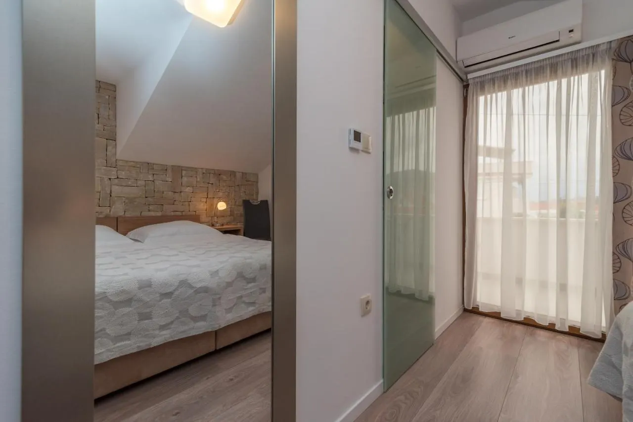 Villa Lucica Trogir Vendégház