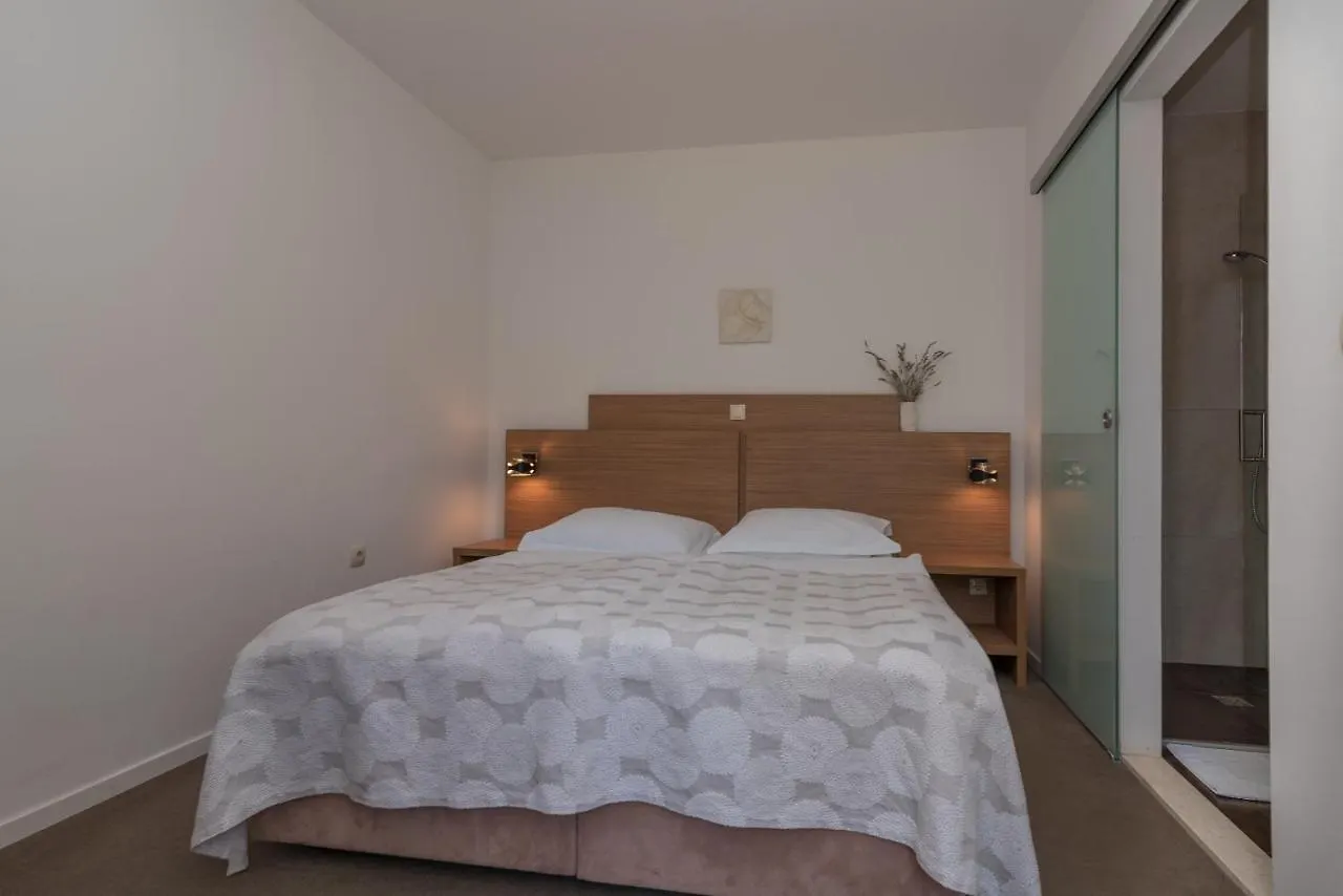 Villa Lucica Trogir 4*,  Croatia