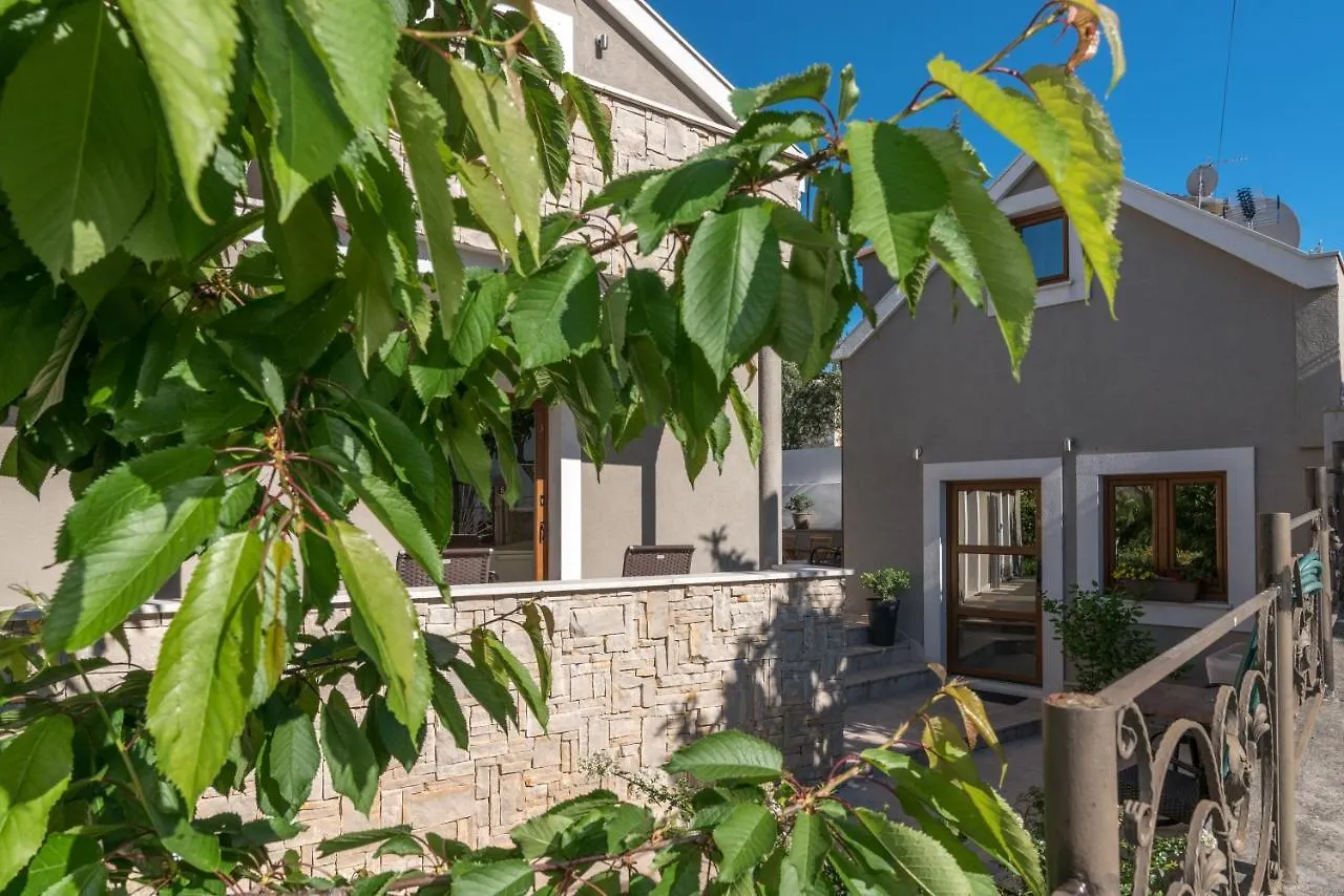Villa Lucica Trogir 4*,  Kroatien